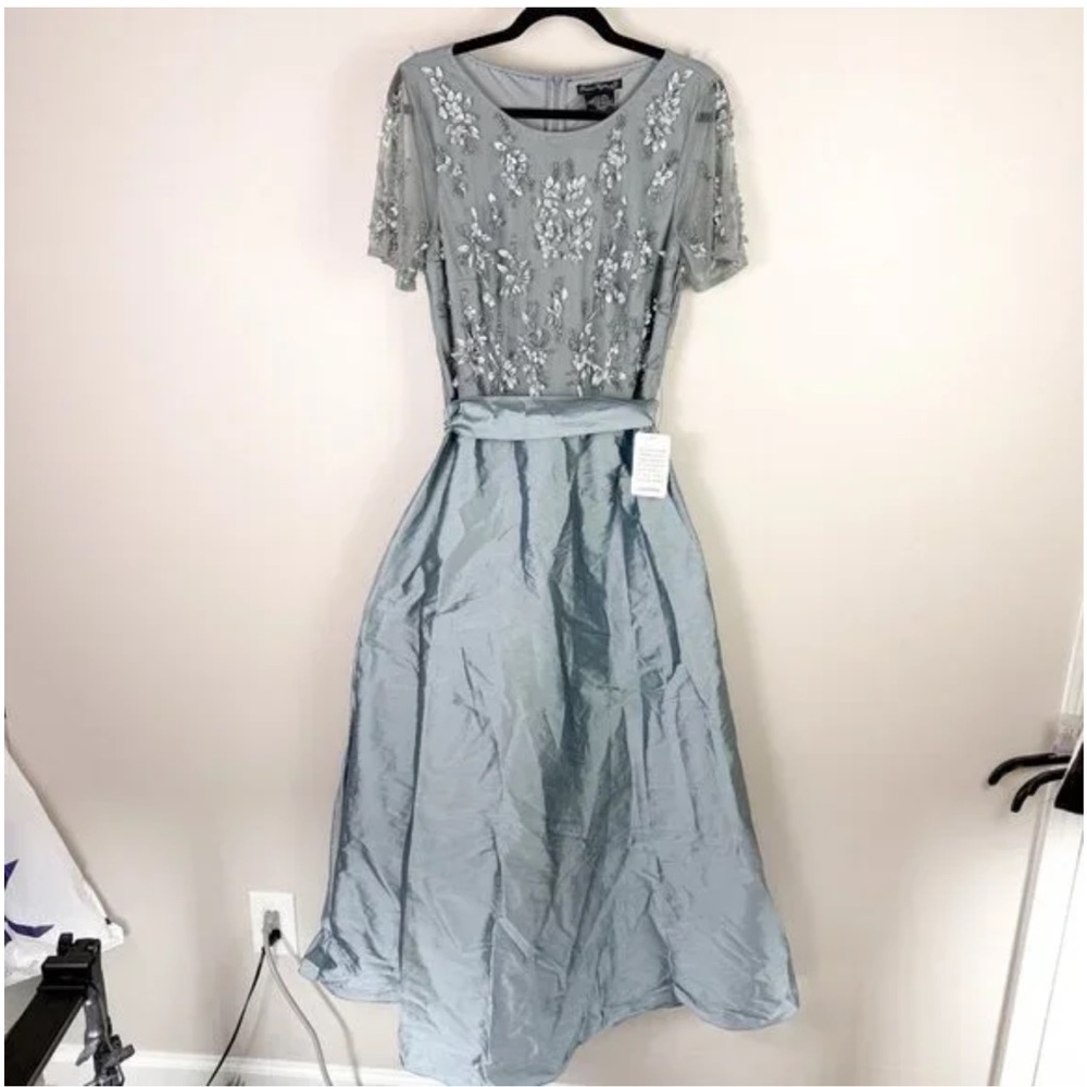 Pisarro Nights Elegant Blue Floral Embroidered Dress - Picture 3 of 8